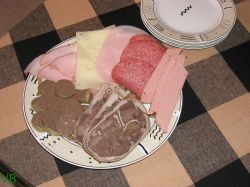 Un platou cu aperitive